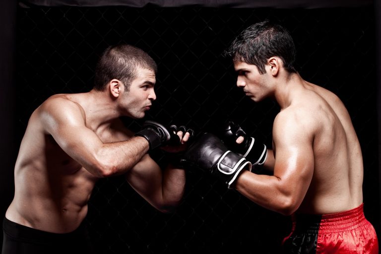 MMA vs Boxing: Differences And Similarities (Popularity, Stance, Gloves, Street Fight, Self Defense)